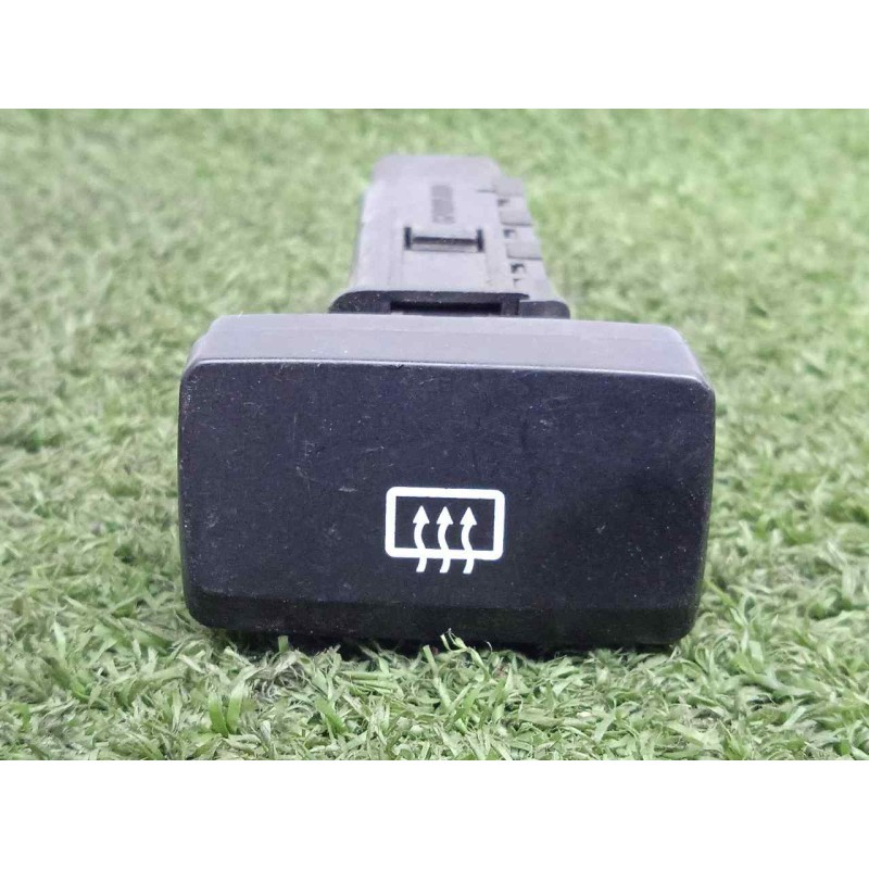 Recambio de boton luneta termica para kia sorento referencia OEM IAM 202002962-621W05010  