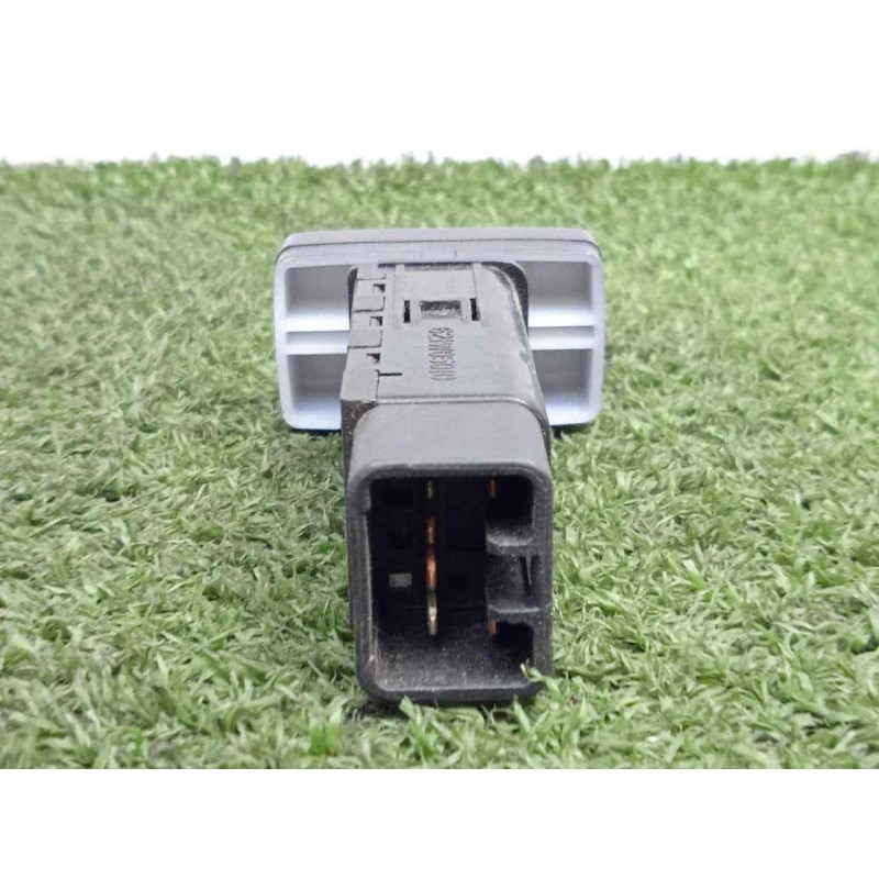 Recambio de boton luneta termica para kia sorento referencia OEM IAM 202002962-621W05010  