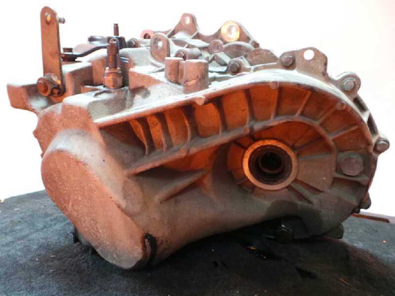 Recambio de caja cambios para volvo s70 berlina 2.5 turbodiesel referencia OEM IAM 1023704 5 VELOCIDADES MANUAL