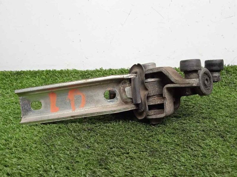 Recambio de soporte / guia puerta corredera para iveco daily furgón 2.3 diesel referencia OEM IAM 3801610  