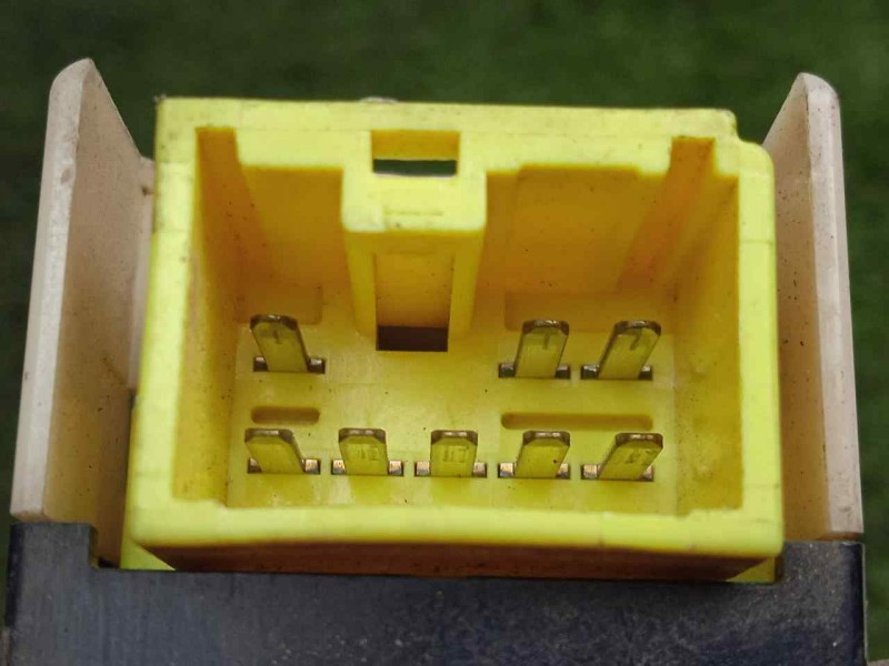 Recambio de mando elevalunas trasero izquierdo para mitsubishi l 200 (k6/7) 2.5 turbodiesel referencia OEM IAM   