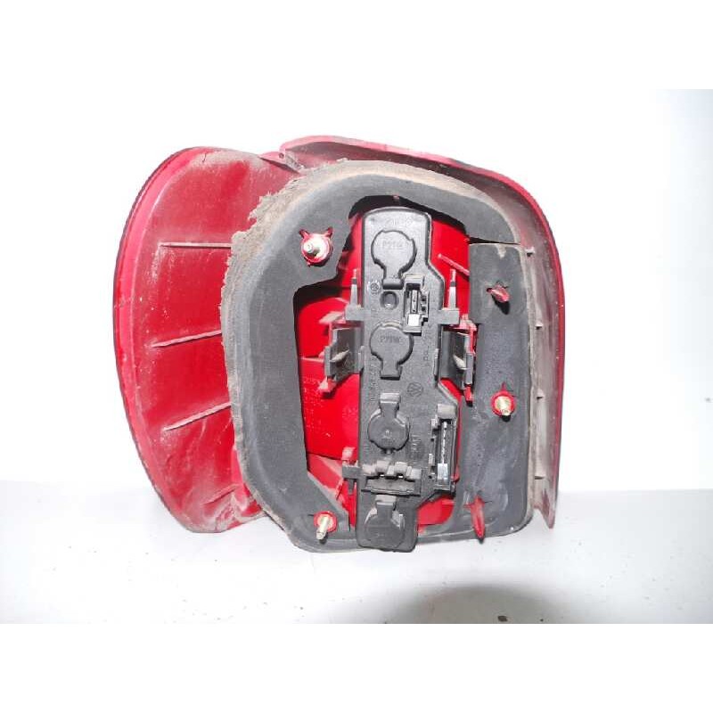 Recambio de piloto trasero derecho para volkswagen polo berlina (6n2) 1.4 tdi referencia OEM IAM  00-02 