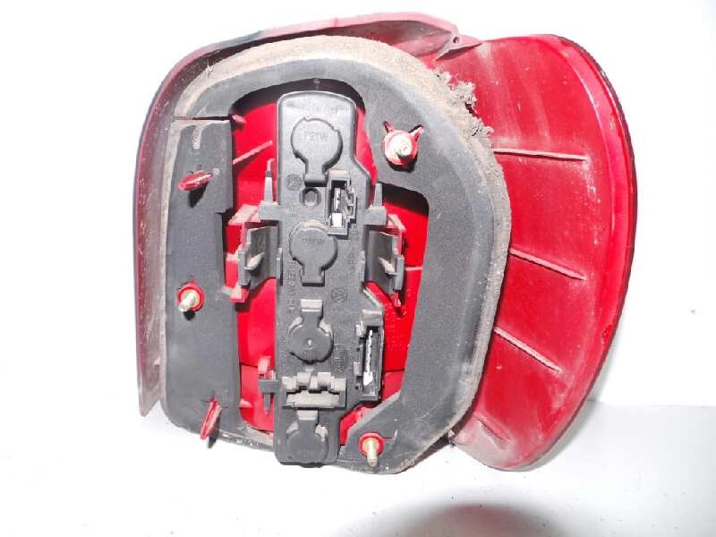 Recambio de piloto trasero izquierdo para volkswagen polo berlina (6n2) 1.4 tdi referencia OEM IAM  00-02 