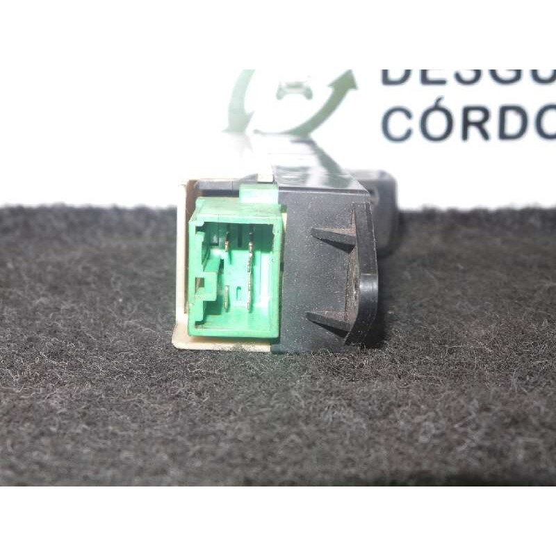 Recambio de mando elevalunas trasero derecho para mitsubishi l 200 (k6/7) 2.5 turbodiesel referencia OEM IAM   