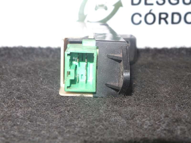 Recambio de mando elevalunas trasero derecho para mitsubishi l 200 (k6/7) 2.5 turbodiesel referencia OEM IAM   