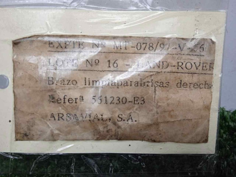 Recambio de brazo limpia delantero derecho para land rover 88 2.3d referencia OEM IAM 551230-551230E3 DOGA 