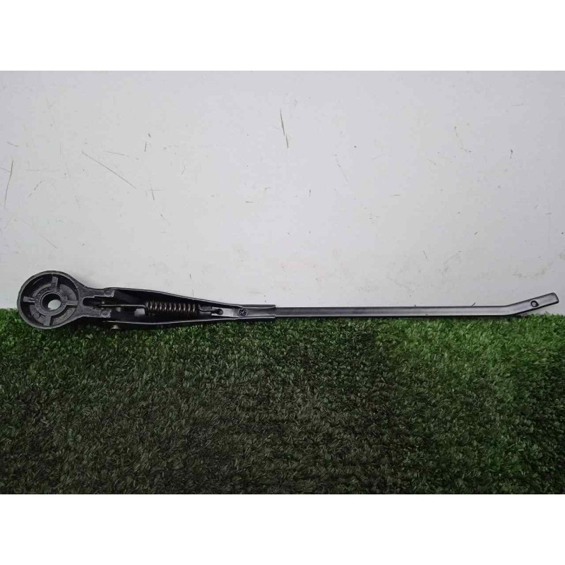 Recambio de brazo limpia delantero derecho para land rover 88 2.3d referencia OEM IAM 551230-551230E3 DOGA 