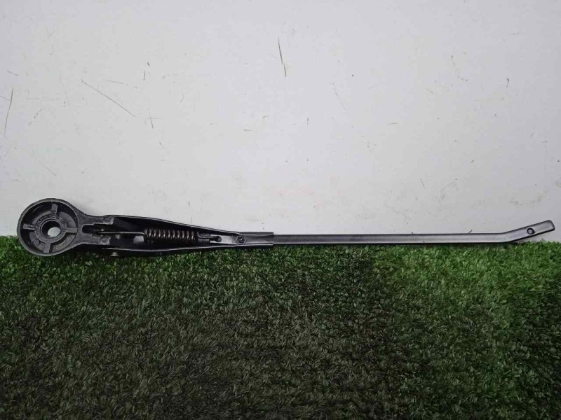 Recambio de brazo limpia delantero derecho para land rover 88 2.3d referencia OEM IAM 551230-551230E3 DOGA 