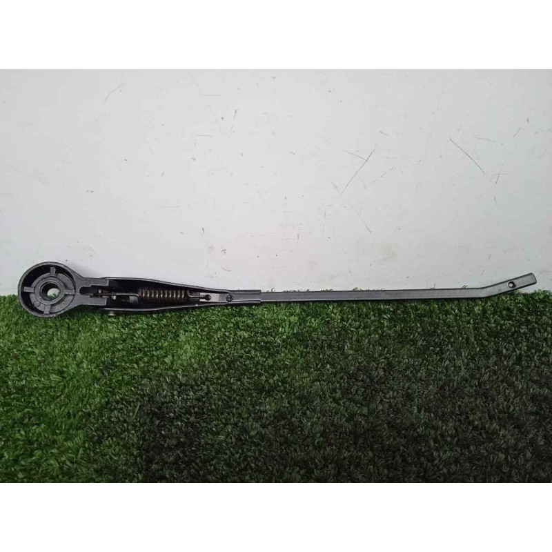 Recambio de brazo limpia delantero derecho para land rover 88 2.3d referencia OEM IAM 551230-551230E3 DOGA 