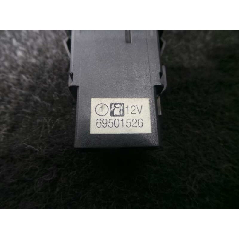 Recambio de warning para iveco daily caja cerrada (2006 =>) 2.3 diesel cat referencia OEM IAM 69501526  