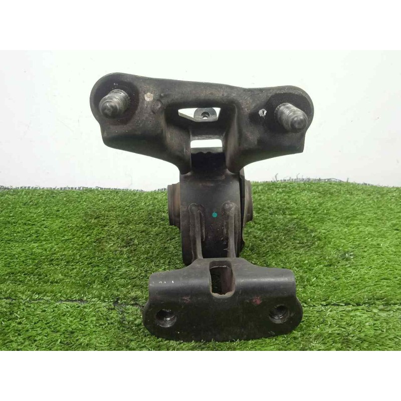 Recambio de soporte motor trasero para toyota auris 1.4 turbodiesel cat referencia OEM IAM 123710T200  