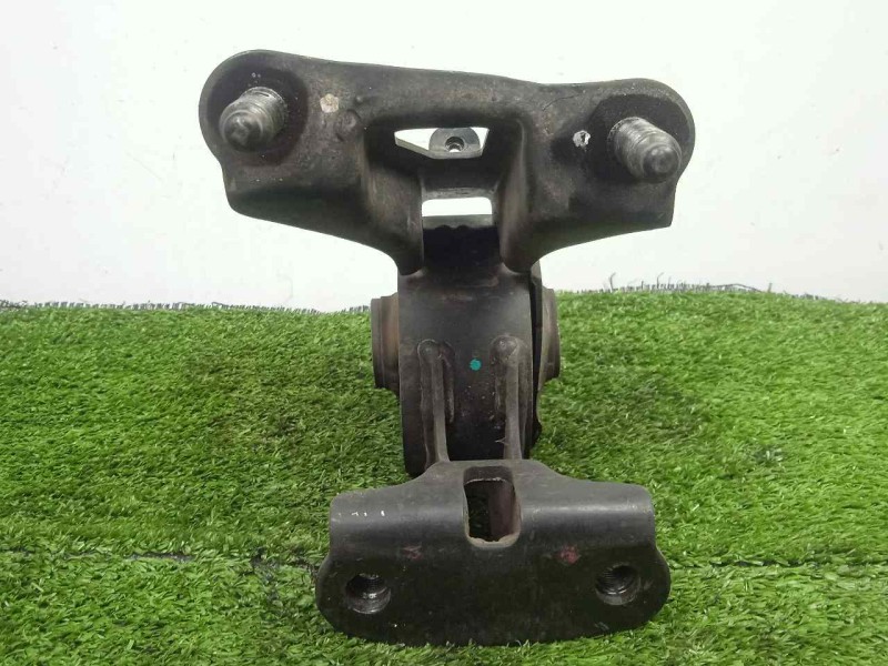 Recambio de soporte motor trasero para toyota auris 1.4 turbodiesel cat referencia OEM IAM 123710T200  