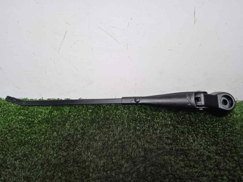 Recambio de brazo limpia delantero derecho para land rover 88 2.3d referencia OEM IAM 551230-551230E3 DOGA 