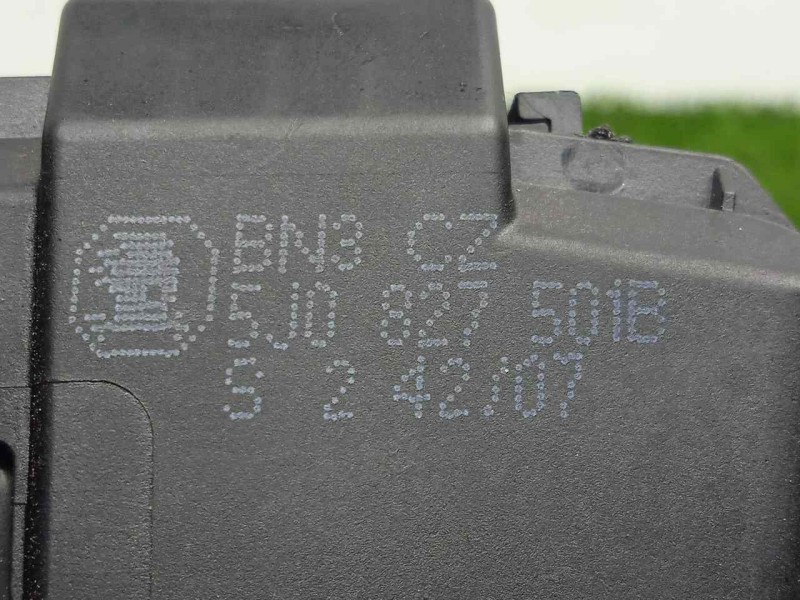 Recambio de cerradura maletero / porton para skoda fabia (5j2 ) 1.2 referencia OEM IAM 5J0827501B  3.PINES