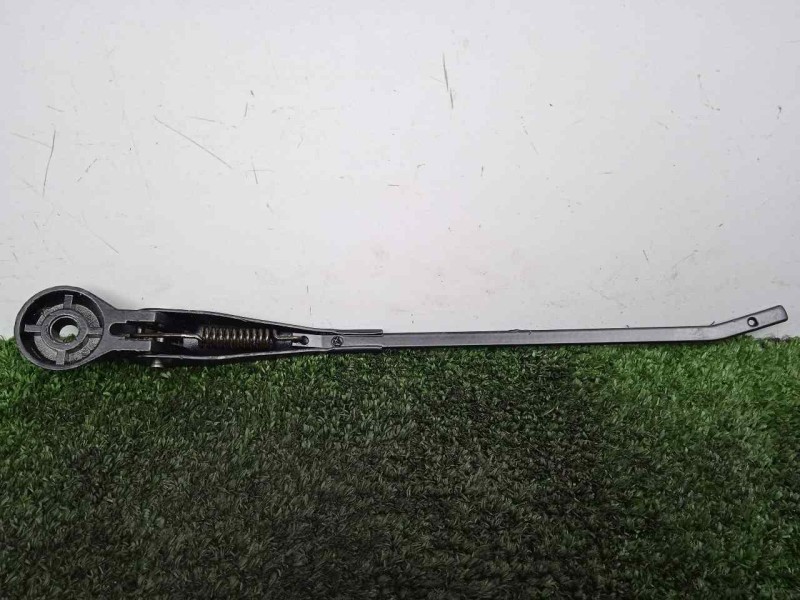 Recambio de brazo limpia delantero derecho para land rover 88 2.3d referencia OEM IAM 551230-551230E3 DOGA 