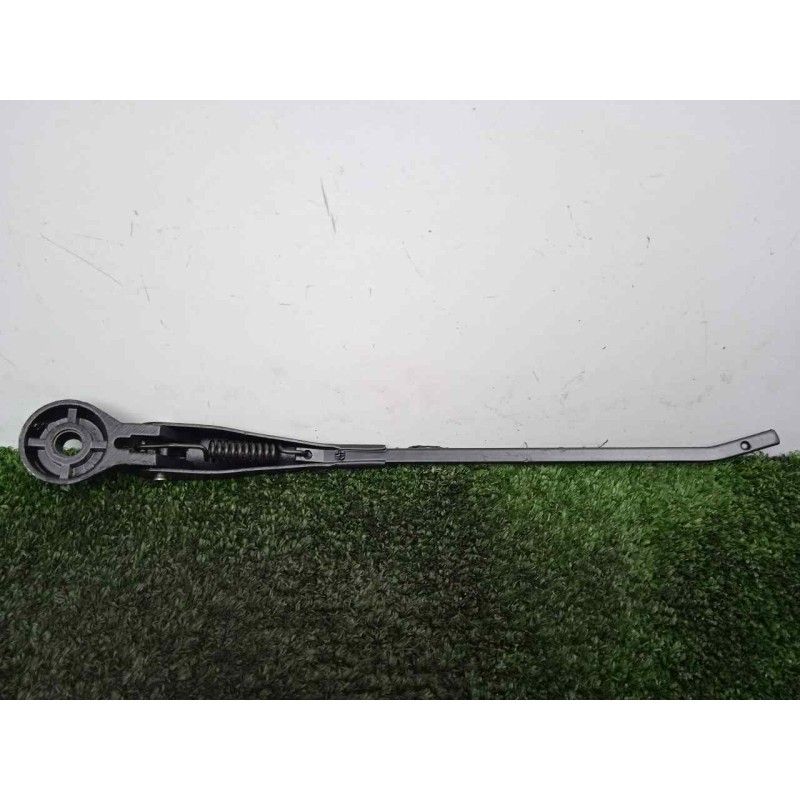 Recambio de brazo limpia delantero derecho para land rover 88 2.3d referencia OEM IAM 551230-551230E3 DOGA 