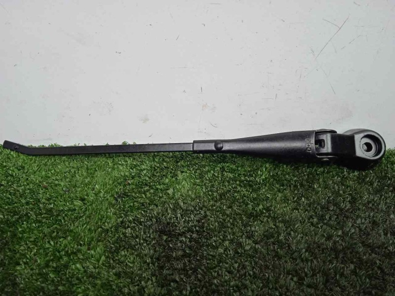 Recambio de brazo limpia delantero derecho para land rover 88 2.3d referencia OEM IAM 551230-551230E3 DOGA 