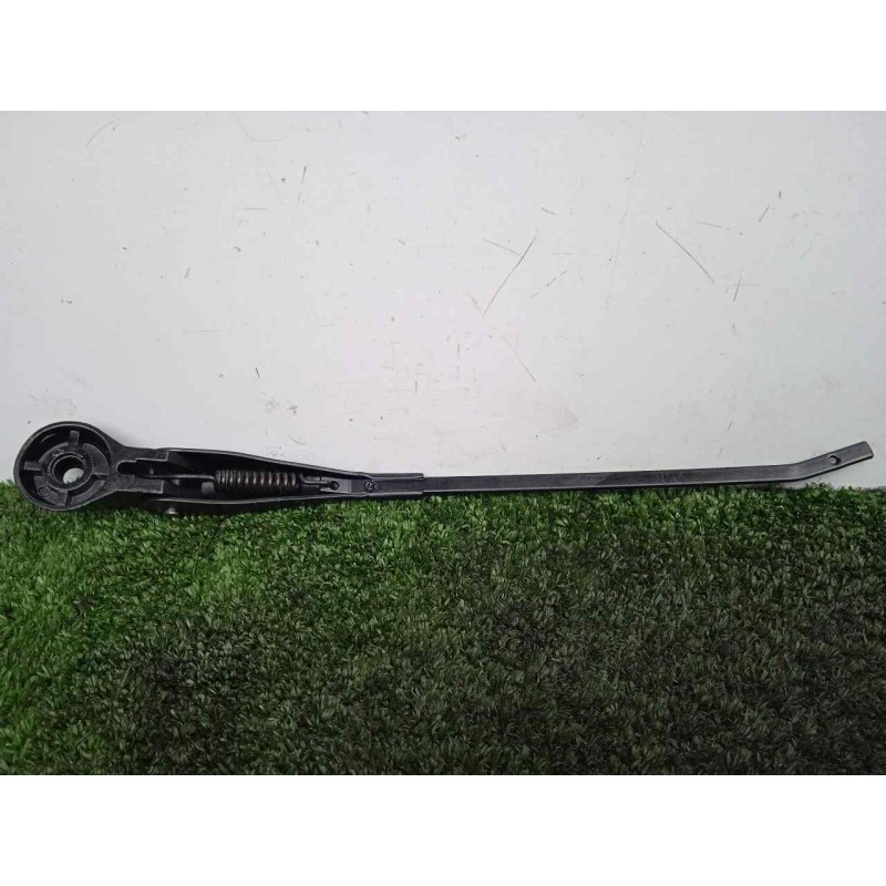 Recambio de brazo limpia delantero derecho para land rover 88 2.3d referencia OEM IAM 551230-551230E3 DOGA 