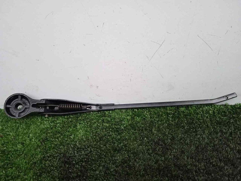 Recambio de brazo limpia delantero derecho para land rover 88 2.3d referencia OEM IAM 551230-551230E3 DOGA 