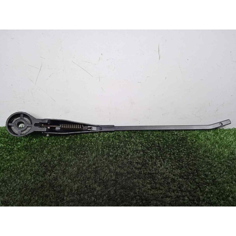 Recambio de brazo limpia delantero derecho para land rover 88 2.3d referencia OEM IAM 551230-551230E3 DOGA 