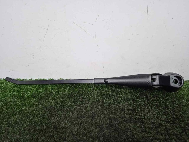 Recambio de brazo limpia delantero derecho para land rover 88 2.3d referencia OEM IAM 551230-551230E3 DOGA 