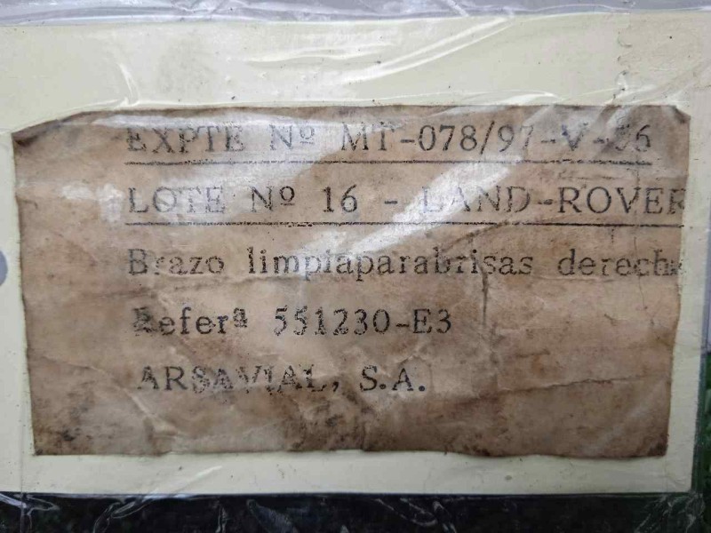 Recambio de brazo limpia delantero derecho para land rover 88 2.3d referencia OEM IAM 551230-551230E3 DOGA 