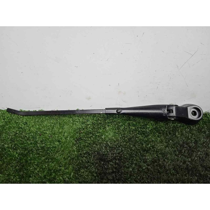 Recambio de brazo limpia delantero derecho para land rover 88 2.3d referencia OEM IAM 551230-551230E3 DOGA 