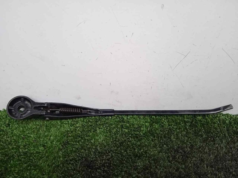 Recambio de brazo limpia delantero derecho para land rover 88 2.3d referencia OEM IAM 551230-551230E3 DOGA 