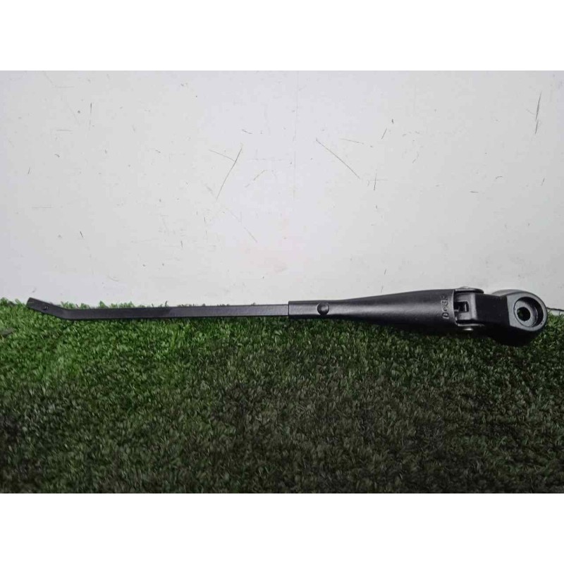 Recambio de brazo limpia delantero derecho para land rover 88 2.3d referencia OEM IAM 551230-551230E3 DOGA 