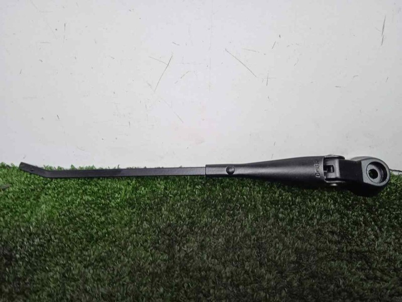 Recambio de brazo limpia delantero derecho para land rover 88 2.3d referencia OEM IAM 551230-551230E3 DOGA 