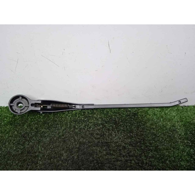 Recambio de brazo limpia delantero derecho para land rover 88 2.3d referencia OEM IAM 551230-551230E3 DOGA 