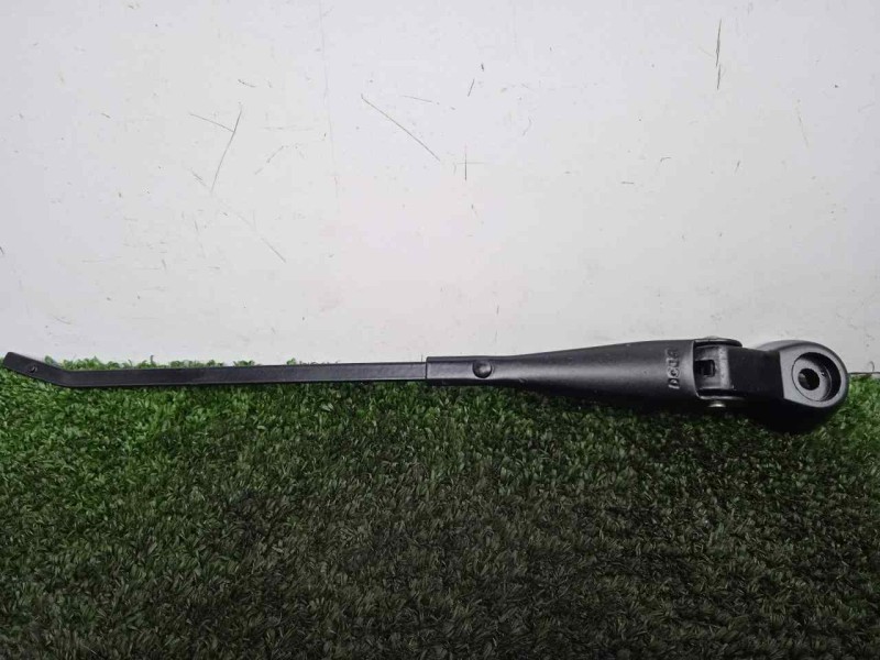 Recambio de brazo limpia delantero derecho para land rover 88 2.3d referencia OEM IAM 551230-551230E3 DOGA 