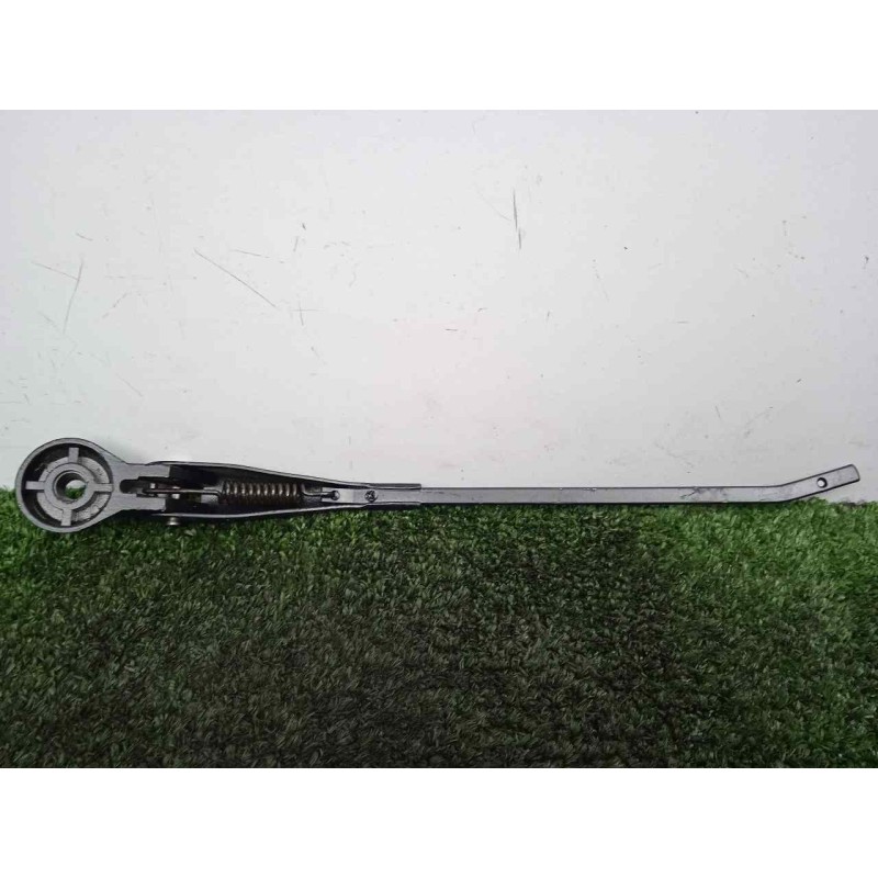 Recambio de brazo limpia delantero derecho para land rover 88 2.3d referencia OEM IAM 551230-551230E3 DOGA 