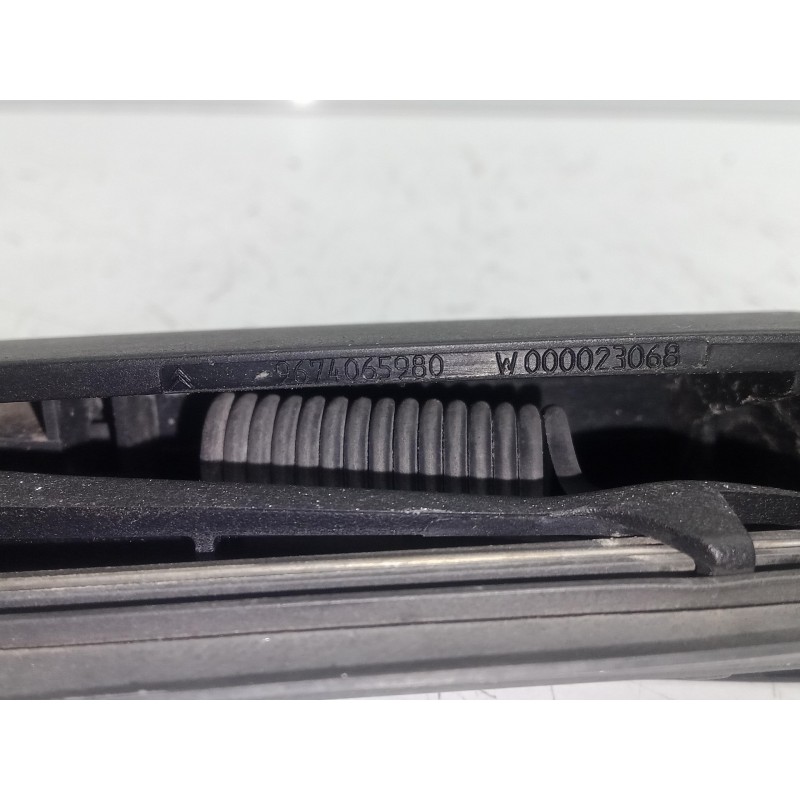 Recambio de brazo limpia trasero para citroën c4 lim. 1.6 hdi fap referencia OEM IAM 9674065980-W000023068  