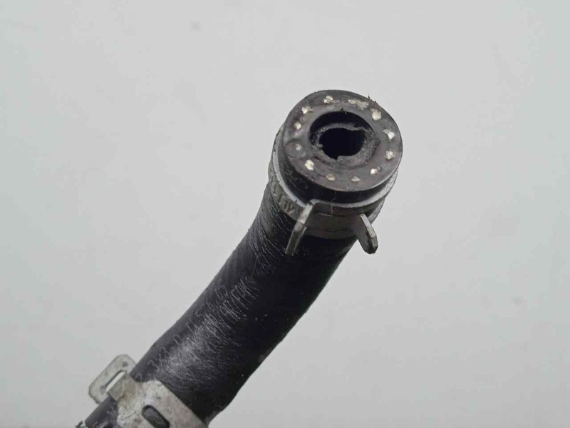 Recambio de tubo para audi a3 sedán(8vs) 2.0 16v tdi referencia OEM IAM 04L131582B  