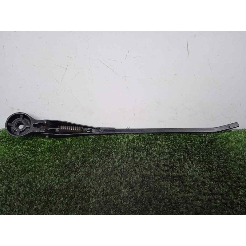 Recambio de brazo limpia delantero derecho para land rover 88 2.3d referencia OEM IAM 551230-551230E3 DOGA 
