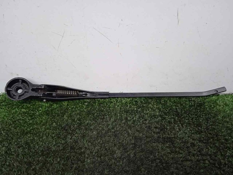 Recambio de brazo limpia delantero derecho para land rover 88 2.3d referencia OEM IAM 551230-551230E3 DOGA 