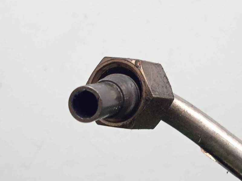 Recambio de tubo para audi a3 sedán(8vs) 2.0 16v tdi referencia OEM IAM 04L131582B  