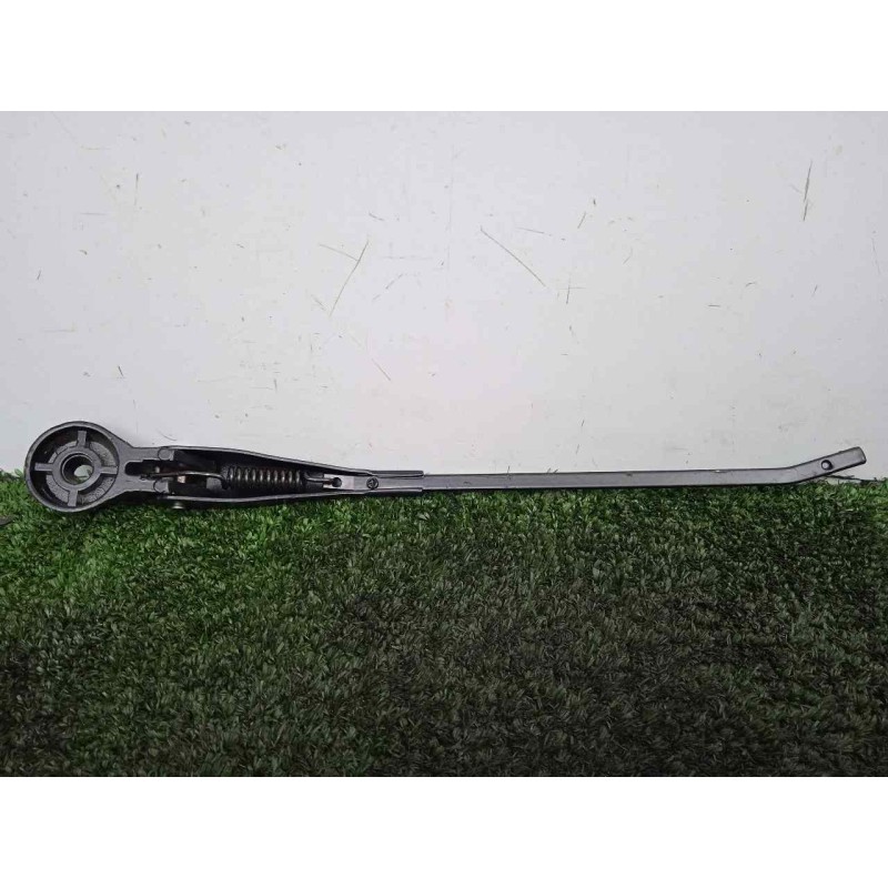 Recambio de brazo limpia delantero derecho para land rover 88 2.3d referencia OEM IAM 551230-551230E3 DOGA 