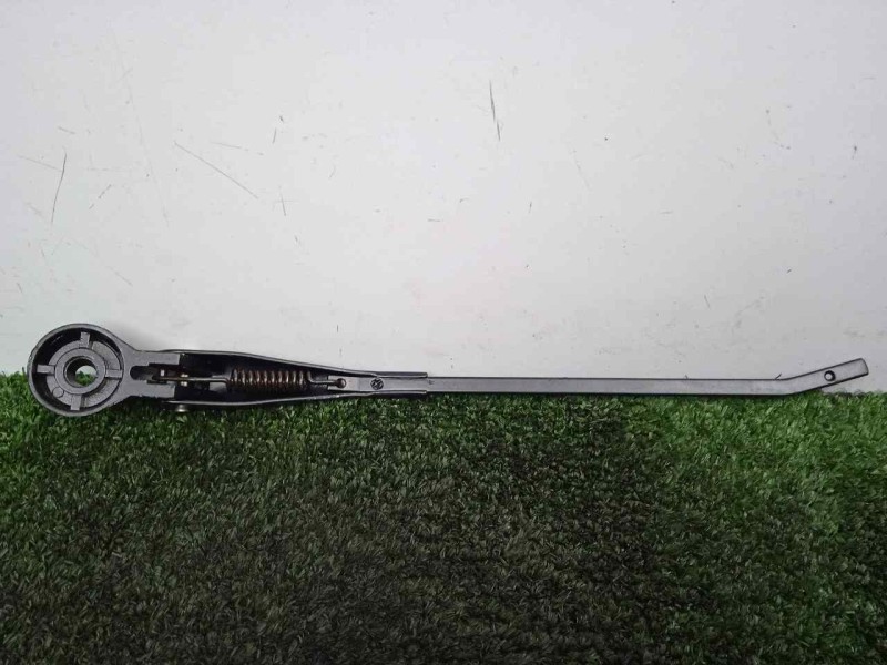 Recambio de brazo limpia delantero derecho para land rover 88 2.3d referencia OEM IAM 551230-551230E3 DOGA 