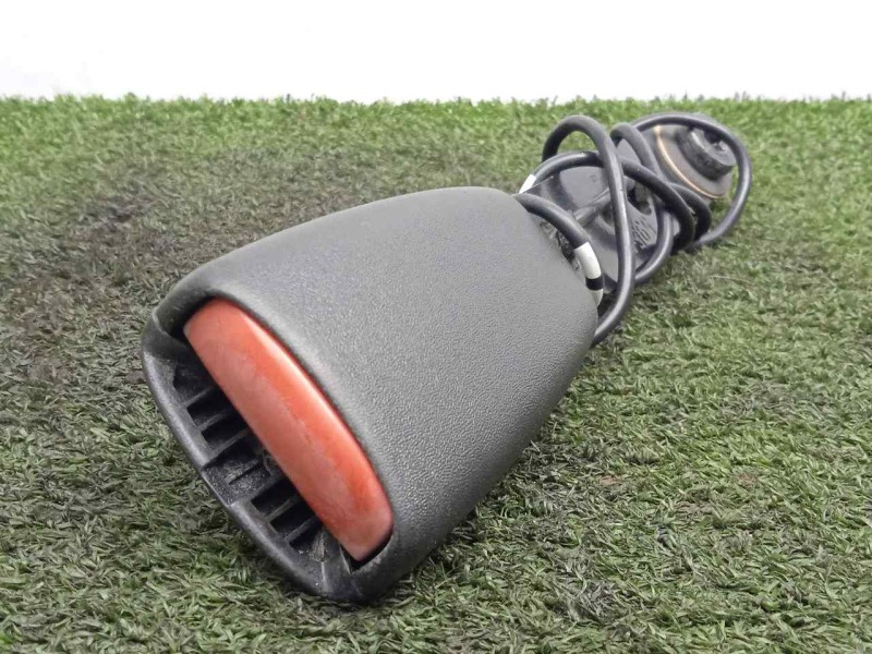 Recambio de enganche cinturon delantero izquierdo para volvo xc60 2.0 diesel cat referencia OEM IAM 8623453  