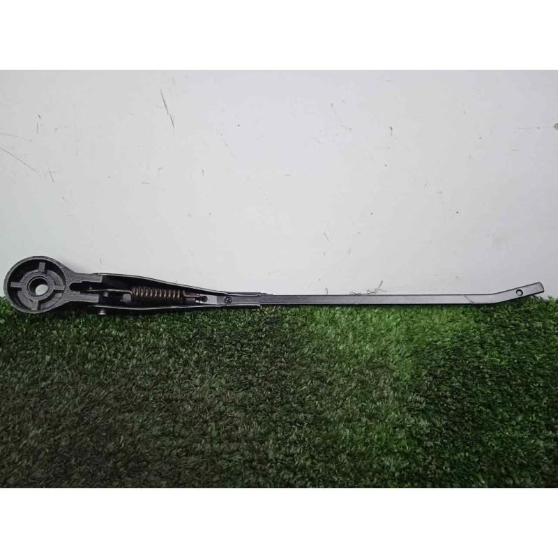 Recambio de brazo limpia delantero derecho para land rover 88 2.3d referencia OEM IAM 551230-551230E3 DOGA 