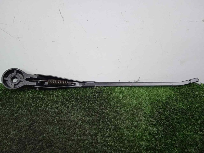 Recambio de brazo limpia delantero derecho para land rover 88 2.3d referencia OEM IAM 551230-551230E3 DOGA 