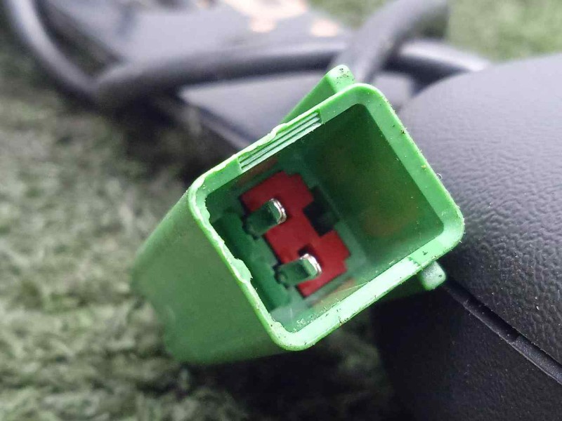 Recambio de enganche cinturon delantero izquierdo para volvo xc60 2.0 diesel cat referencia OEM IAM 8623453  