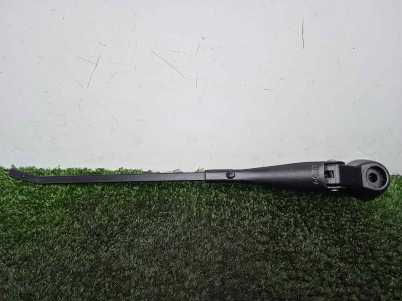 Recambio de brazo limpia delantero derecho para land rover 88 2.3d referencia OEM IAM 551230-551230E3 DOGA 