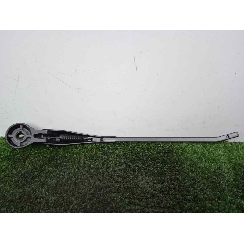 Recambio de brazo limpia delantero derecho para land rover 88 2.3d referencia OEM IAM 551230-551230E3 DOGA 