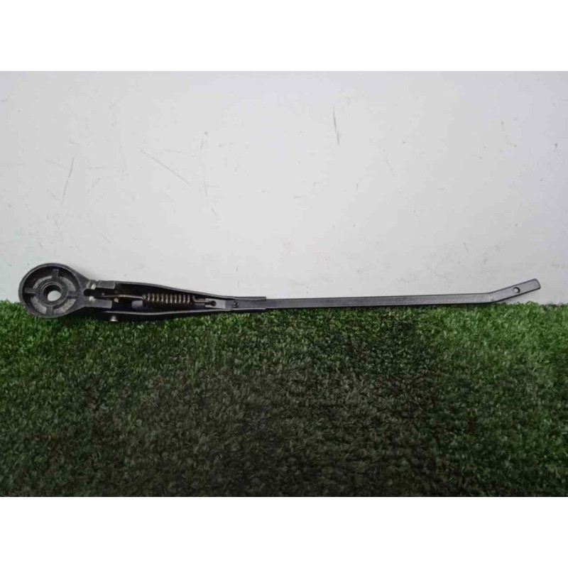 Recambio de brazo limpia delantero derecho para land rover 88 2.3d referencia OEM IAM 551230-551230E3 DOGA 