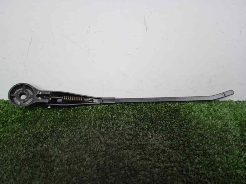 Recambio de brazo limpia delantero derecho para land rover 88 2.3d referencia OEM IAM 551230-551230E3 DOGA 