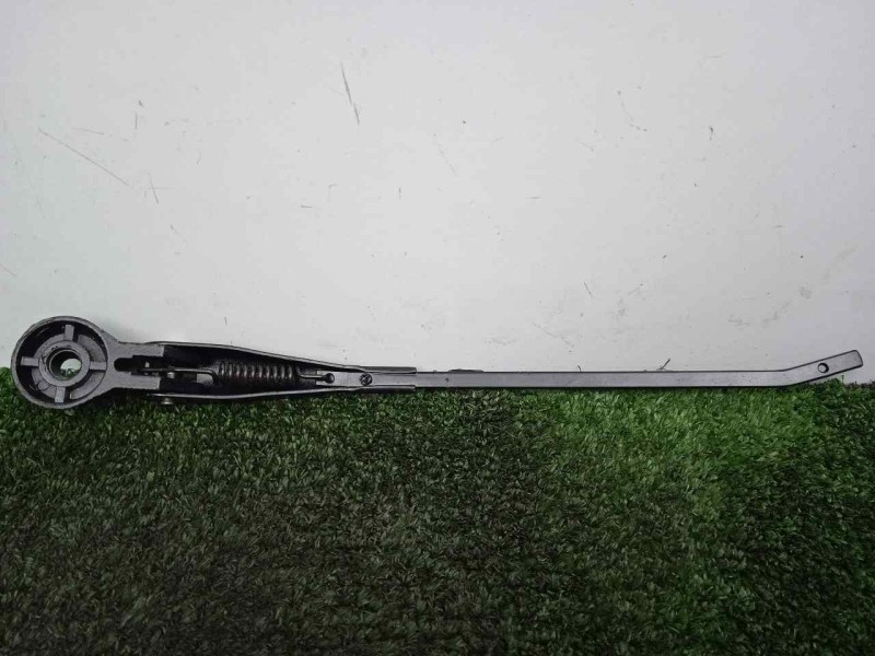 Recambio de brazo limpia delantero derecho para land rover 88 2.3d referencia OEM IAM 551230-551230E3 DOGA 