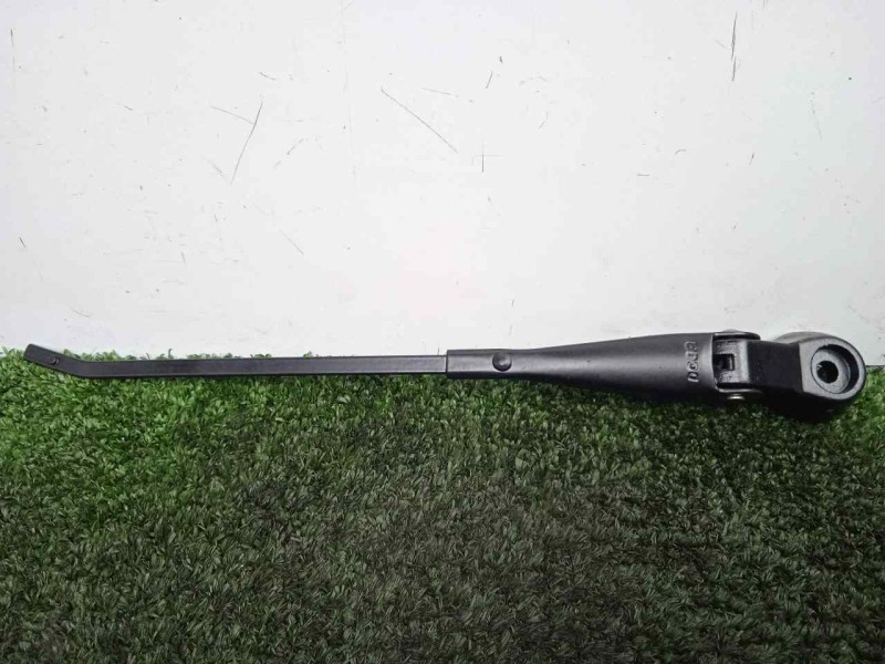 Recambio de brazo limpia delantero derecho para land rover 88 2.3d referencia OEM IAM 551230-551230E3 DOGA 